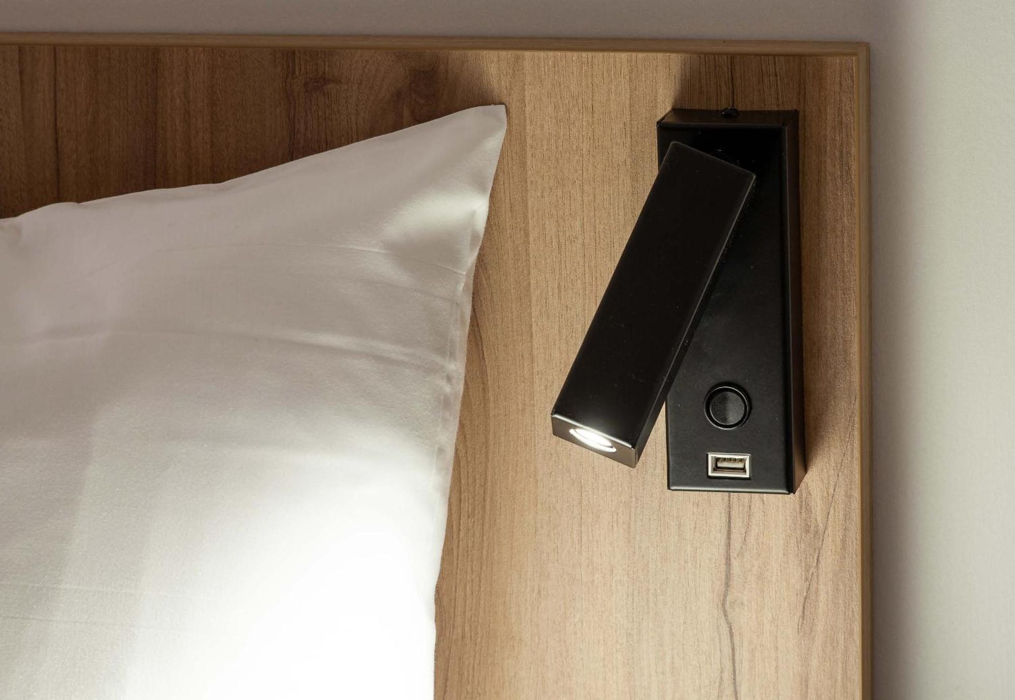 B&B Hotel Annecy Argonay Bagian luar foto