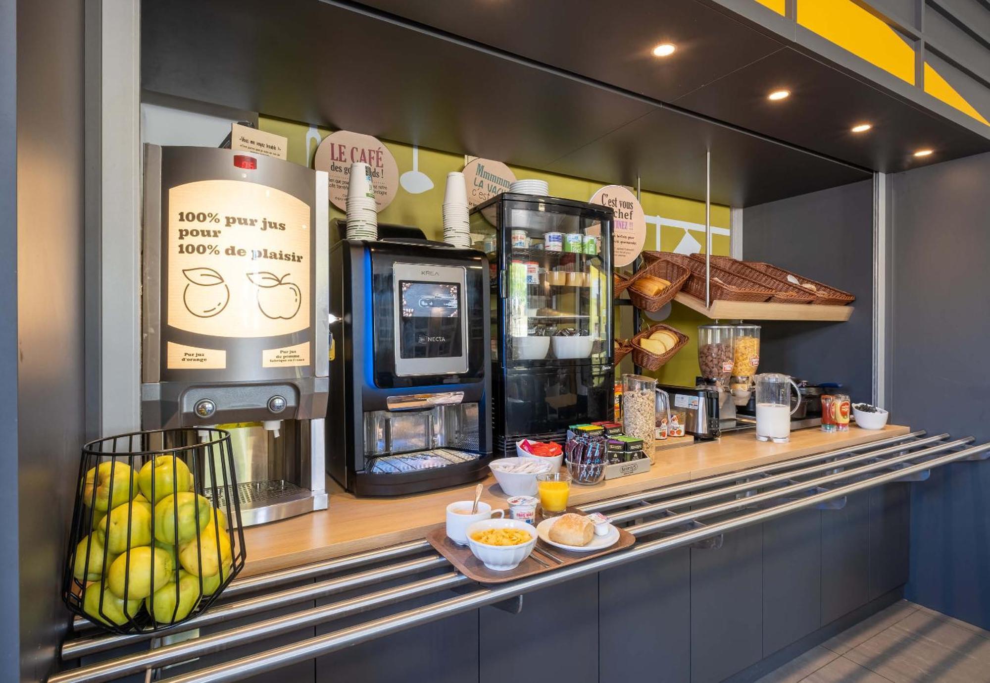 B&B Hotel Annecy Argonay Bagian luar foto