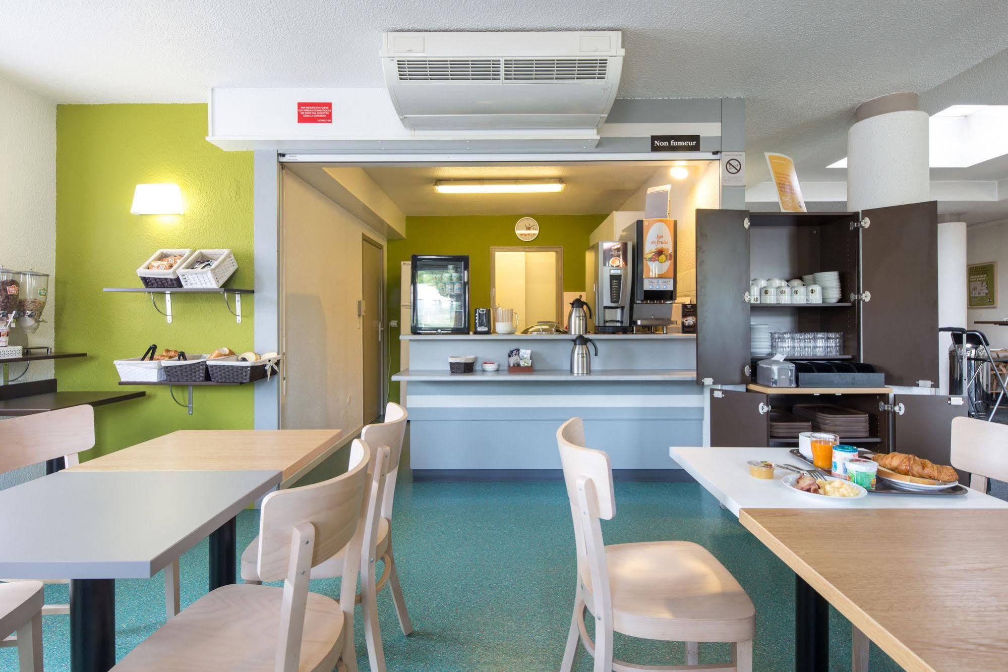 B&B Hotel Annecy Argonay Bagian luar foto
